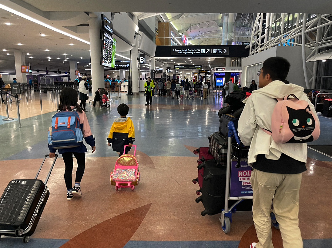 华人回国探亲，回新西兰时孩子被拦下，不让登机！澳洲宝妈社媒分享关键在旅行签证...（组图） - 1
