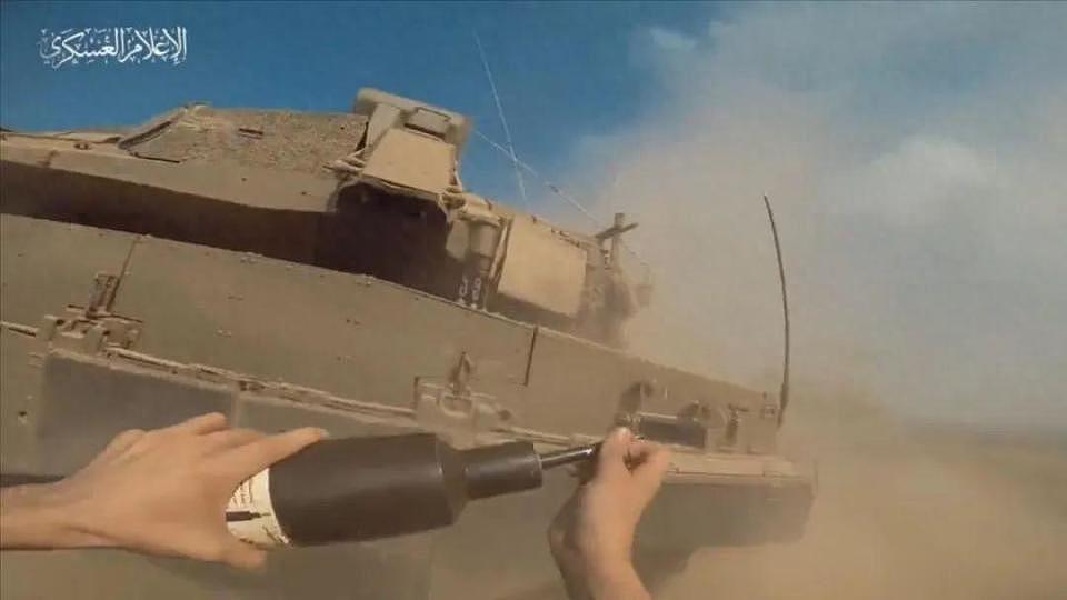 反坦克超人火了，哈马斯近距离徒手炸坦克，以色列坦克毫无反应？（视频/组图） - 1