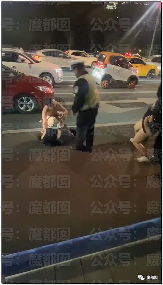 震惊！丰满美女交通纠纷脱光赤裸搏斗+女嘴撕下对方男背皮肉（组图） - 71