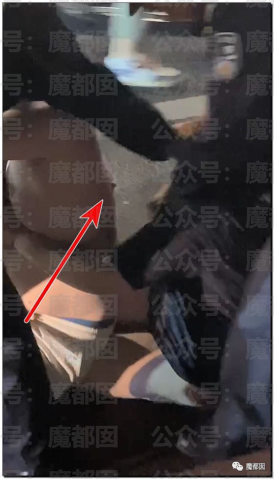 震惊！丰满美女交通纠纷脱光赤裸搏斗+女嘴撕下对方男背皮肉（组图） - 70