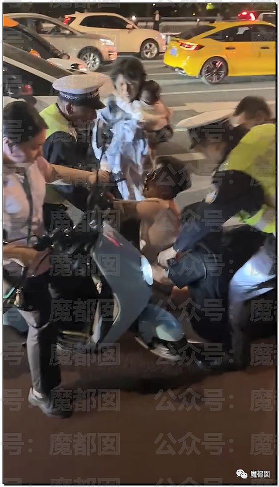 震惊！丰满美女交通纠纷脱光赤裸搏斗+女嘴撕下对方男背皮肉（组图） - 64