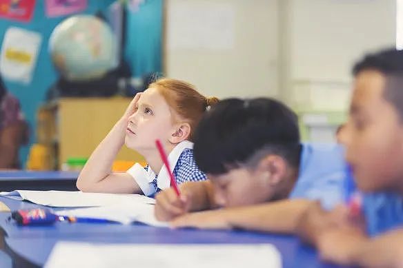 西澳教育短缺！6000多名教师辞职，大家为何纷纷抛弃“铁饭碗”；学校新规，对在学校吸电子烟的青少年进行惩罚（组图） - 3