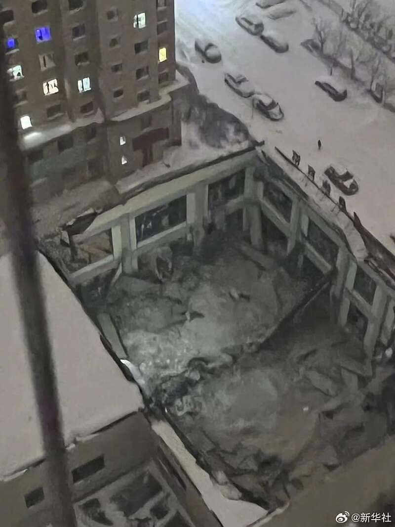 压垮黑龙江房顶的是大雪吗？脆弱的不是建筑...（组图） - 1