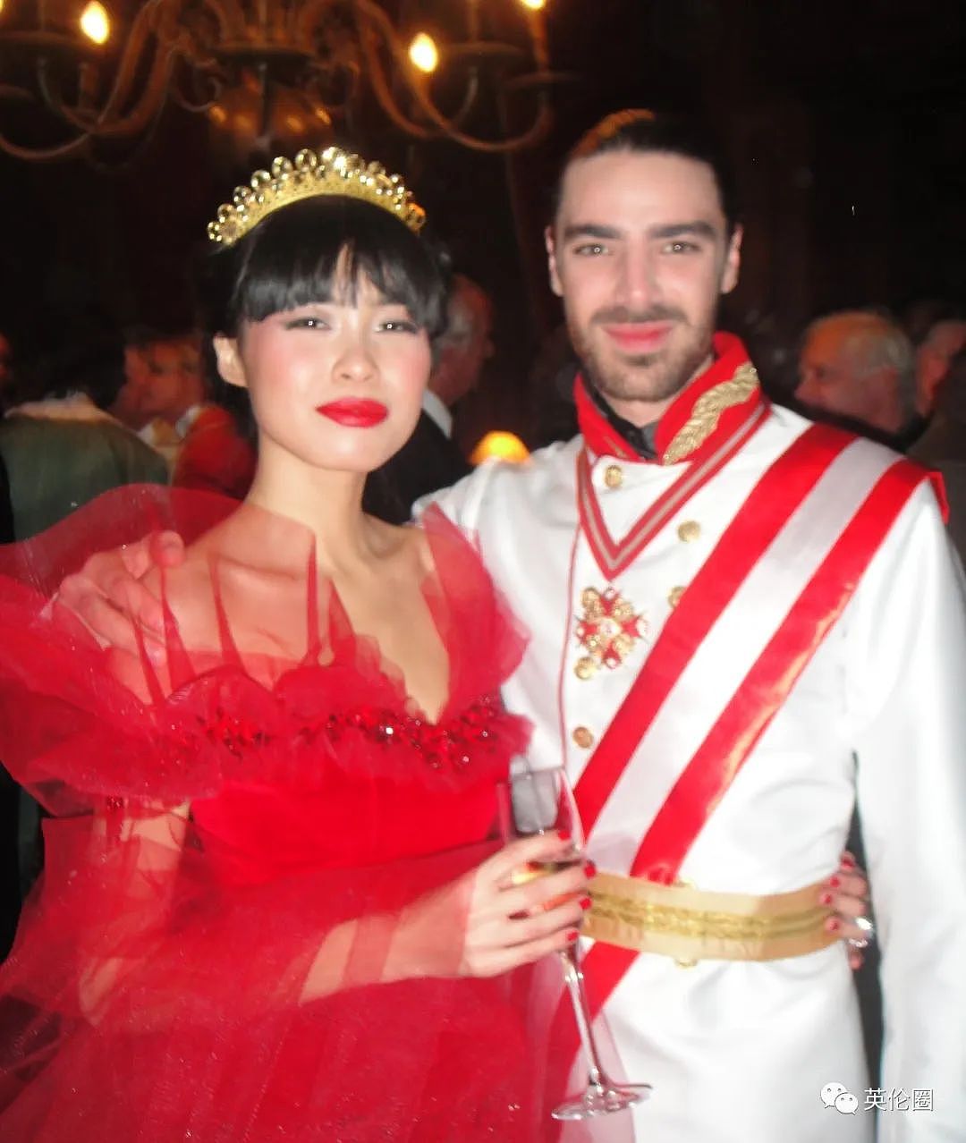 中国姑娘嫁入欧洲王室多年，首次回国探亲！网友： 优秀自律，她自己就是公主（组图） - 16