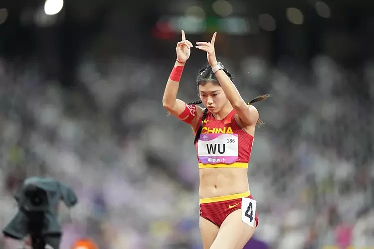 吴艳妮学青会女子100米栏夺冠，无惧亚运会抢跑争议（组图） - 1