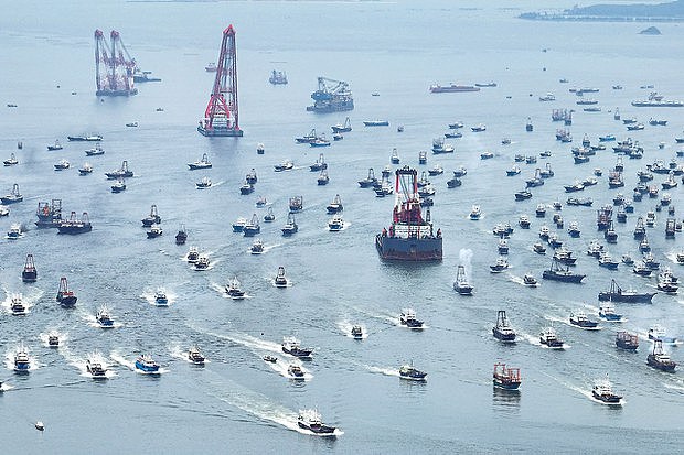 太平洋中国渔船数量暴增，澳洲担忧过度捕捞（组图） - 1
