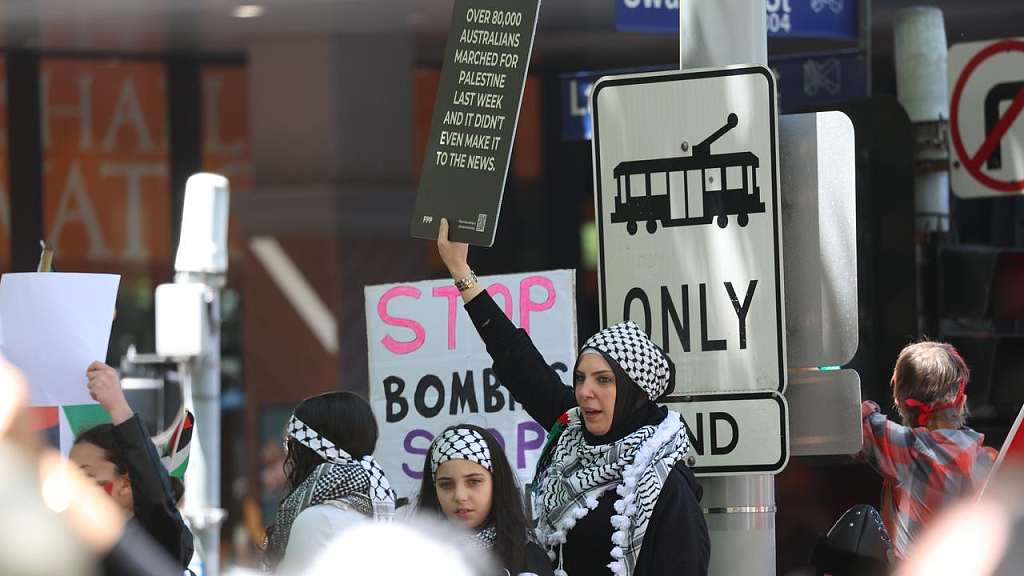 4.5万亲巴勒斯坦者抗议者涌上澳洲街头，CBD陷入瘫痪！星巴克遭“围攻”，店门紧闭（组图） - 2