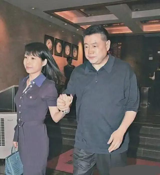 两次召开发布会痛斥前女友吕丽君的刘銮雄，他是被甘比下降头了吗（组图） - 13