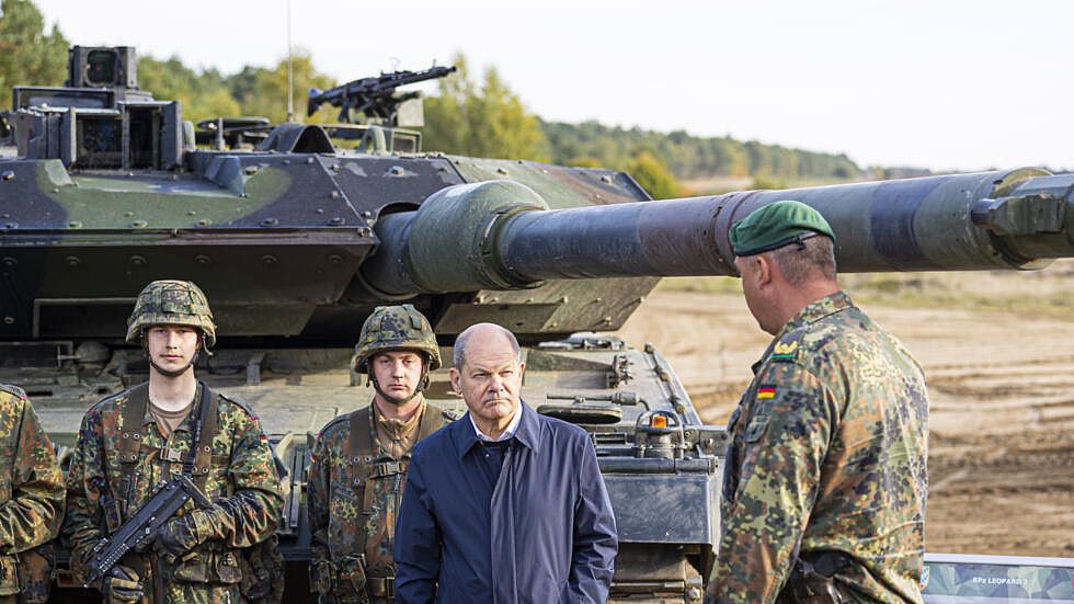 再加码！80亿欧元！德国拟2024年将追加对乌克兰军援至多一倍（图） - 1