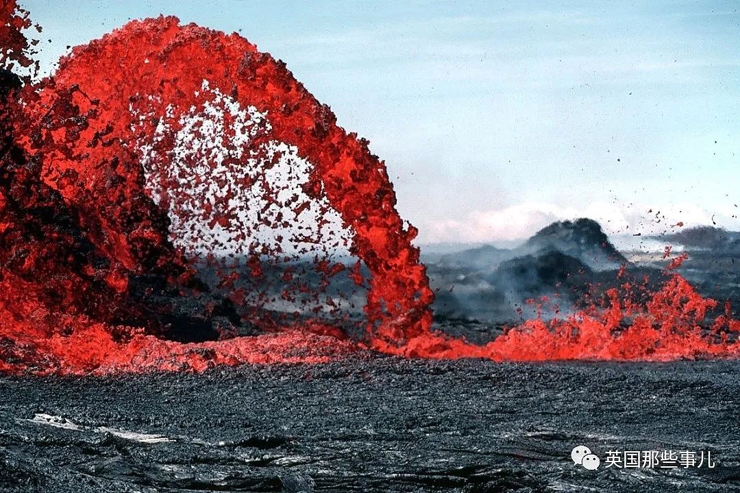 冰岛慌了！一个月记录三万起地震，公路到处裂缝！火山大喷发已近在咫尺（组图） - 8