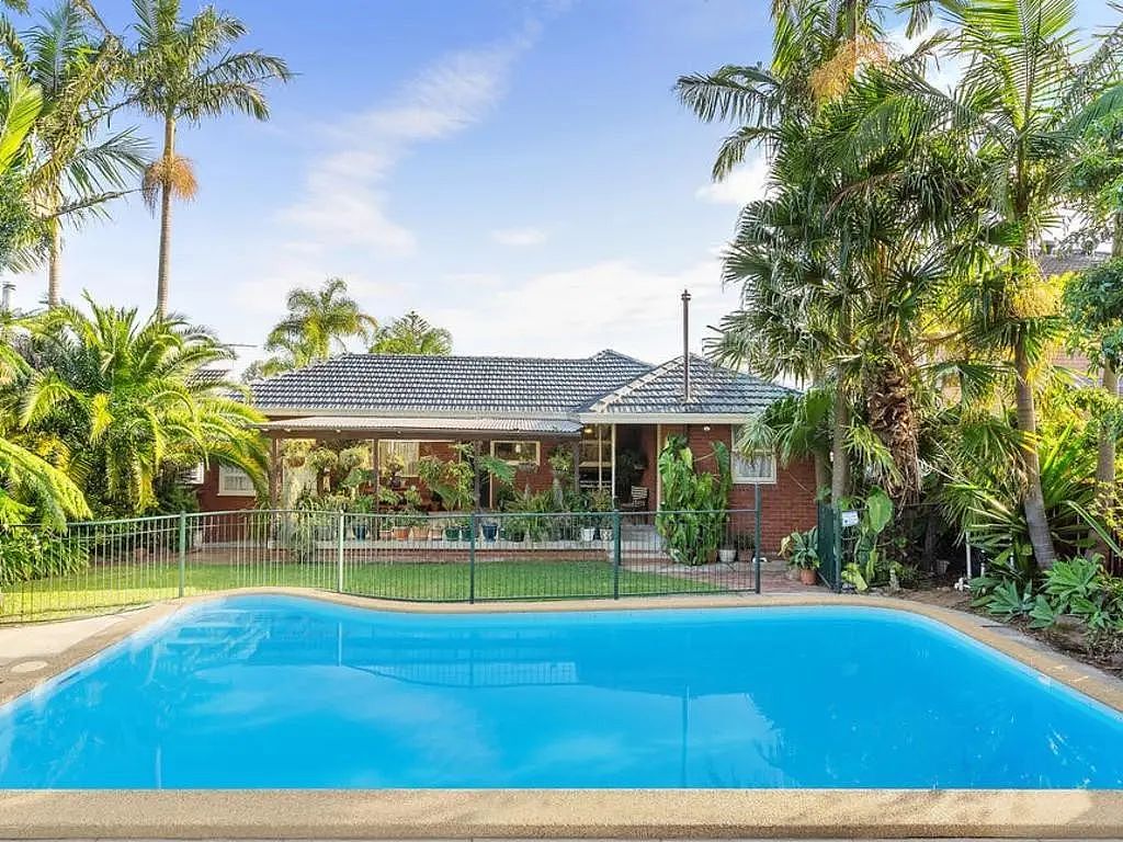 拍卖 | 轻松赚取$125万！悉尼南部Kogarah Bay未翻新房产三年后拍卖价飙升，最终成交价高出底价$50万！（组图） - 7
