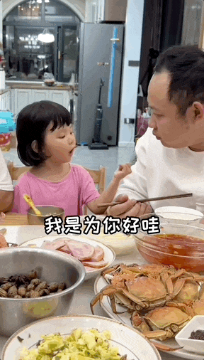 3岁女娃坑爹日常，吸粉超500w：东北人的家庭氛围，究竟有多搞笑（组图） - 1