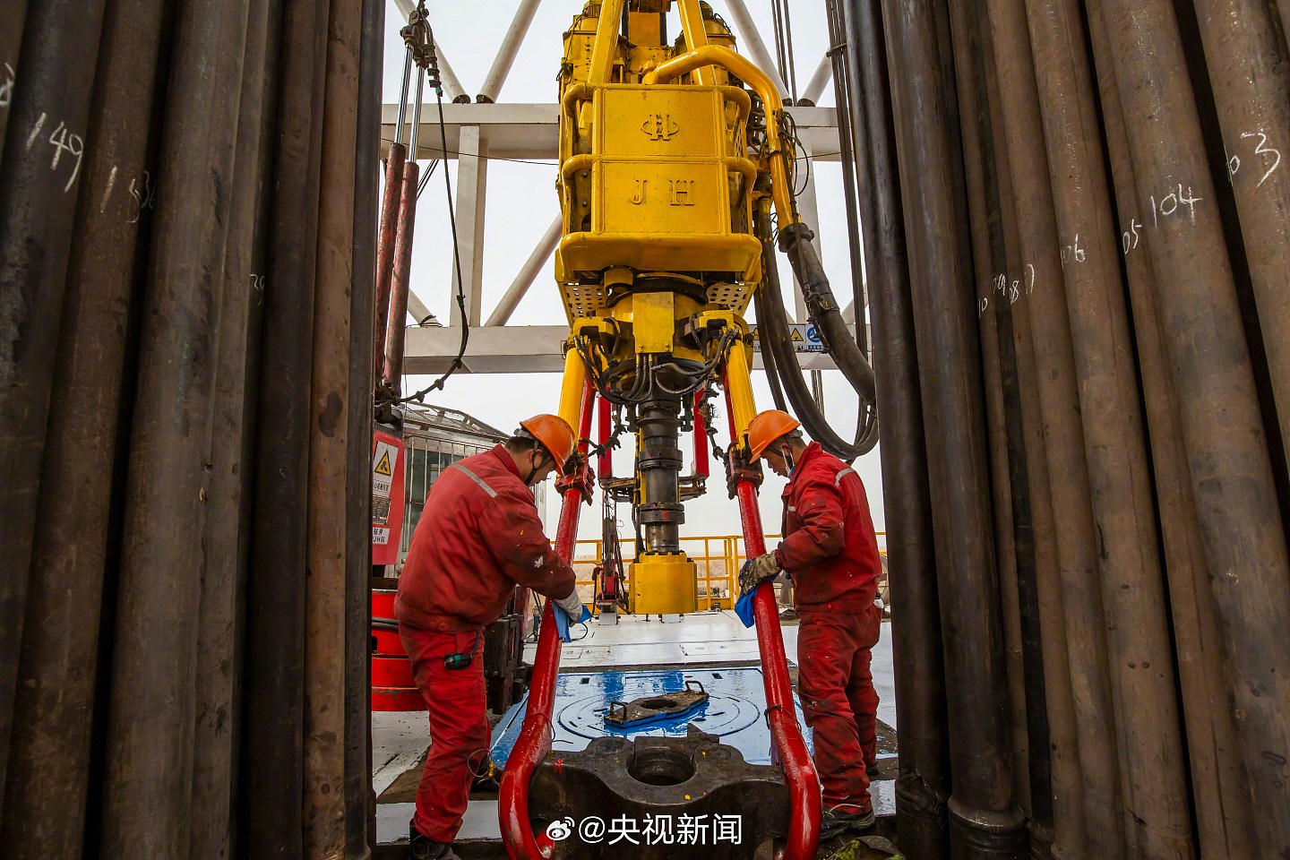 9432米！中国刷新亚洲最深井纪录！日产200吨原油5万立方米天然气（组图） - 4