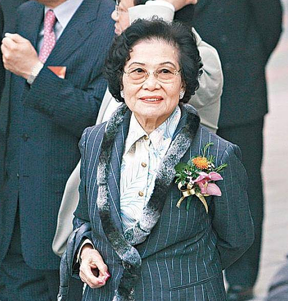 94岁成为中国女首富，丧夫丧子，智斗小三！豪分300亿给儿媳，她的人生有多传奇（组图） - 1