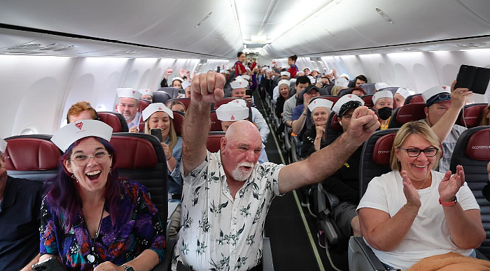 从墨尔本起飞，还在半空中，这些维珍乘客突然人人中奖$7000（组图） - 2