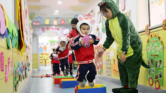 中国生育率下降！人口第一大县关50幼园，佔全县近12%（组图） - 1