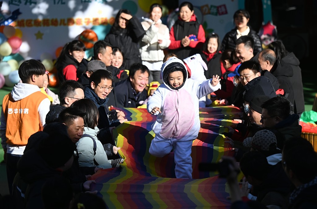中国生育率下降！人口第一大县关50幼园，佔全县近12%（组图） - 9
