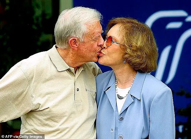 美国前总统卡特的妻子去世，享年96岁！77年婚姻成为传奇，99岁卡特也进入临终关怀状态（组图） - 1