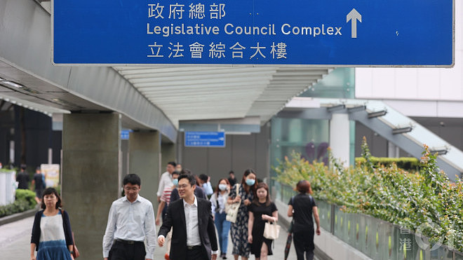 香港500多名非公务员合约雇员拒宣誓，已全部离职（图） - 1