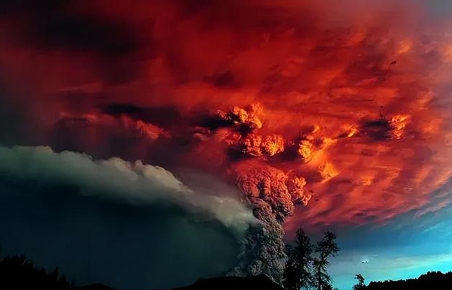 3座火山喷发！ “火环“最危险火山之一大规模爆发，火山灰柱直冲1.5万米！航班取消，居民撤离（组图） - 13