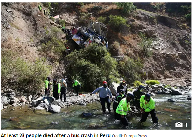 23人丧命！ 巴士坠落千尺深谷，遍地残骸，澳洲夫妇刚在此旅游胜地遭遇重大车祸（组图） - 3