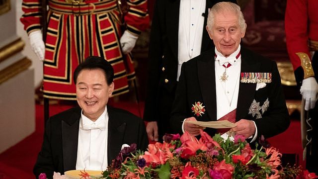 红地毯、国宴、K-pop，英王查尔斯高规格接待韩国总统尹锡悦（组图） - 1