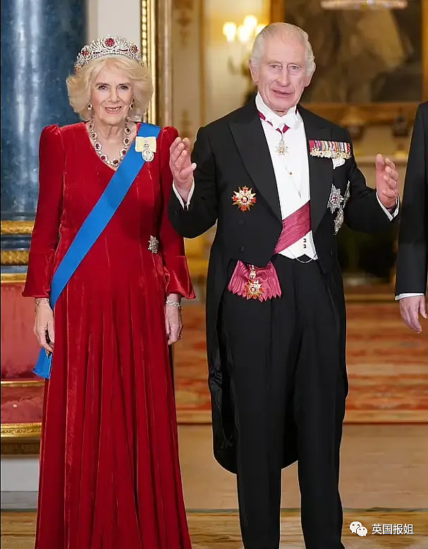 英王室为韩总统办奢华国宴！查尔斯给Blackpink发大英勋章，最抢镜的是凯特王妃的红衣美腿（组图） - 36