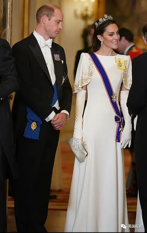英王室为韩总统办奢华国宴！查尔斯给Blackpink发大英勋章，最抢镜的是凯特王妃的红衣美腿（组图） - 29