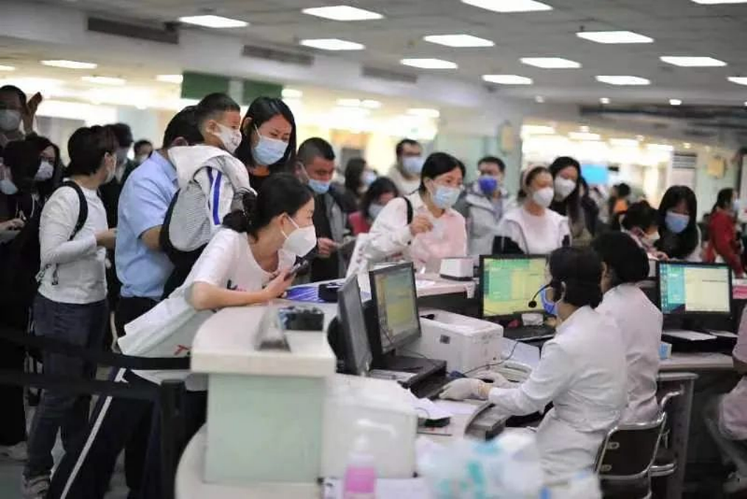 中国多地急诊日均超万人，儿童病患挤爆医院，警惕多病毒交叉感染潮（组图） - 3