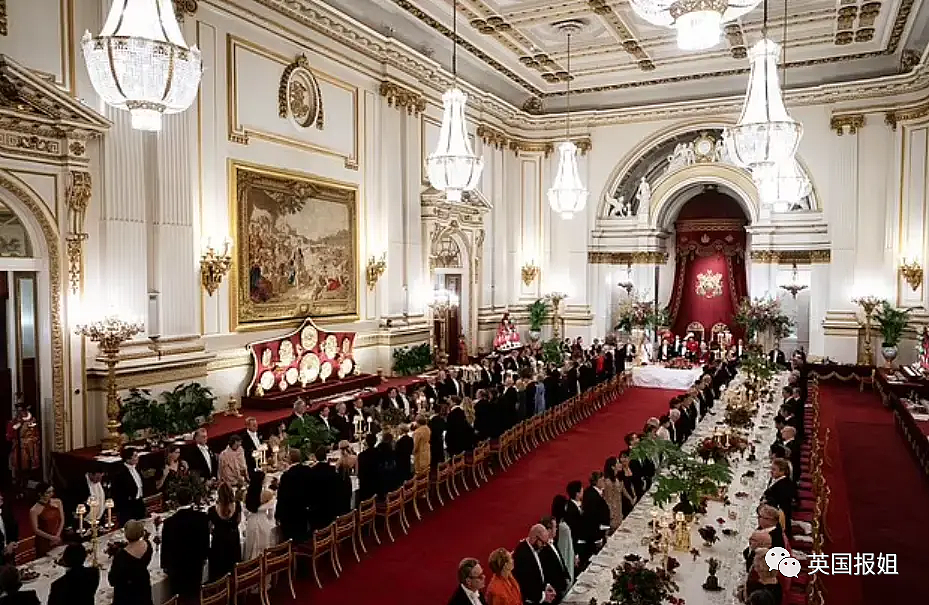 英王室为韩总统办奢华国宴！查尔斯给Blackpink发大英勋章，最抢镜的是凯特王妃的红衣美腿（组图） - 41