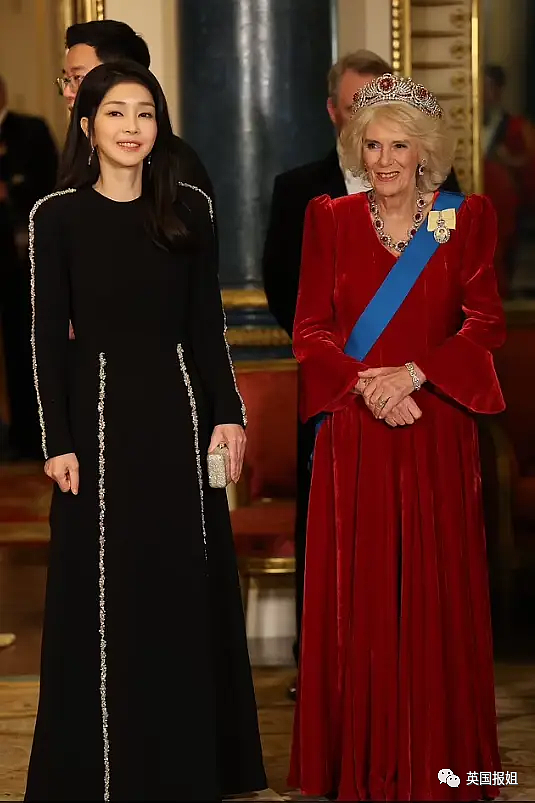 英王室为韩总统办奢华国宴！查尔斯给Blackpink发大英勋章，最抢镜的是凯特王妃的红衣美腿（组图） - 39