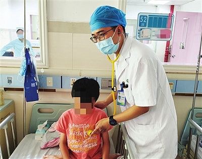 喉似吞刀、胸被针扎，北京医院挂号排3千多号，河北流感阳性率15%（组图） - 2