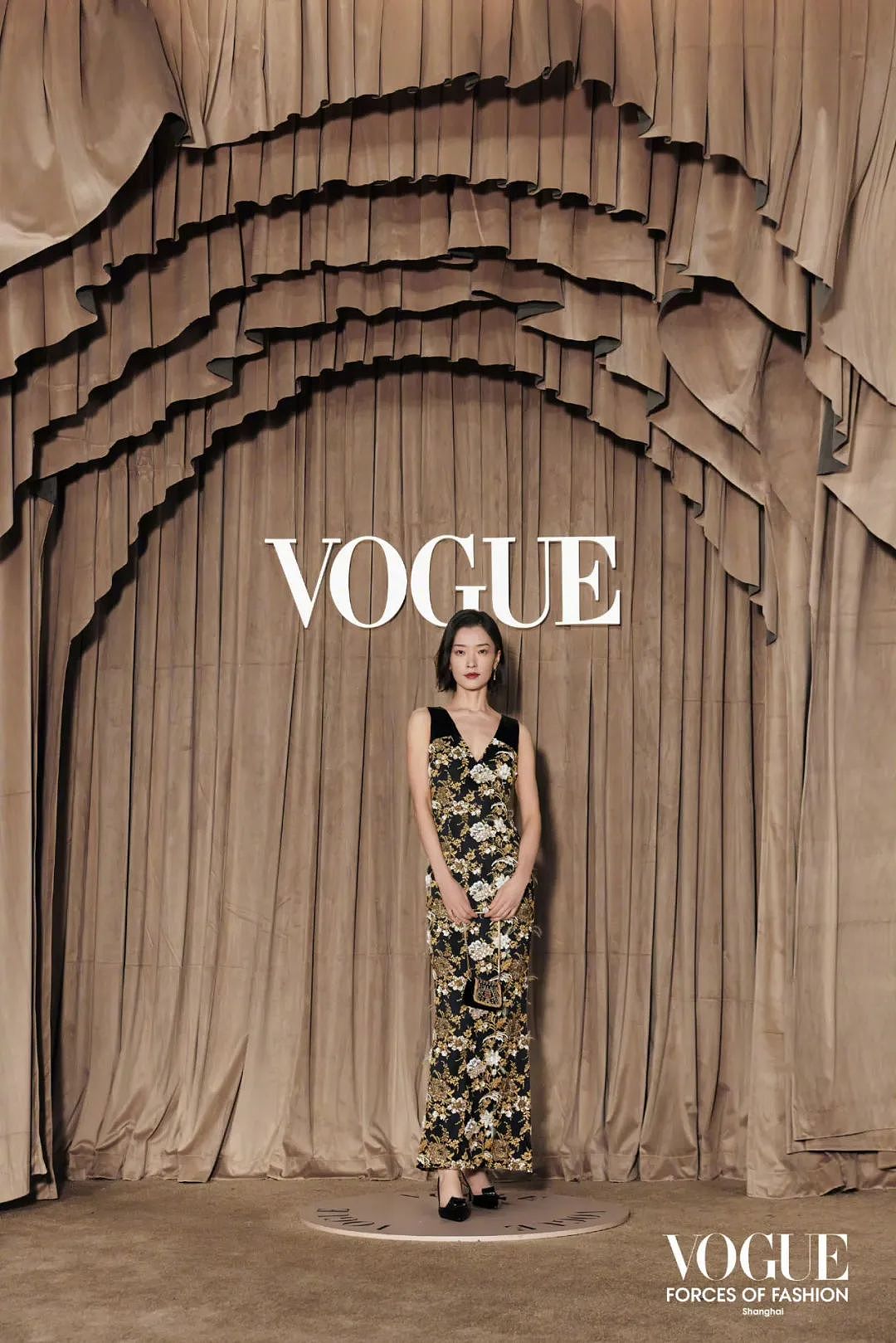 昨晚刷屏的Vogue红毯，没资格去的杨紫却成最大赢家（组图） - 41