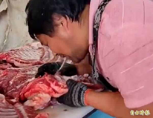 恶心！“嘴剔羊肉“视频疯传，老板：中华传统老手艺（图） - 1