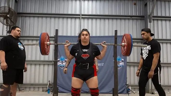 全新西兰最强壮女人！317.5公斤，全球第一位举重超300公斤女性（组图） - 3