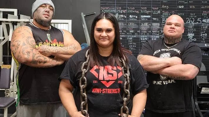 全新西兰最强壮女人！317.5公斤，全球第一位举重超300公斤女性（组图） - 1