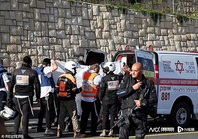 哈马斯两兄弟乱枪扫射耶路撒冷公交站，两死八伤（图） - 1