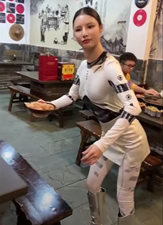 重庆火锅店惊见正妹机器人，真相惊呆众人（图） - 1