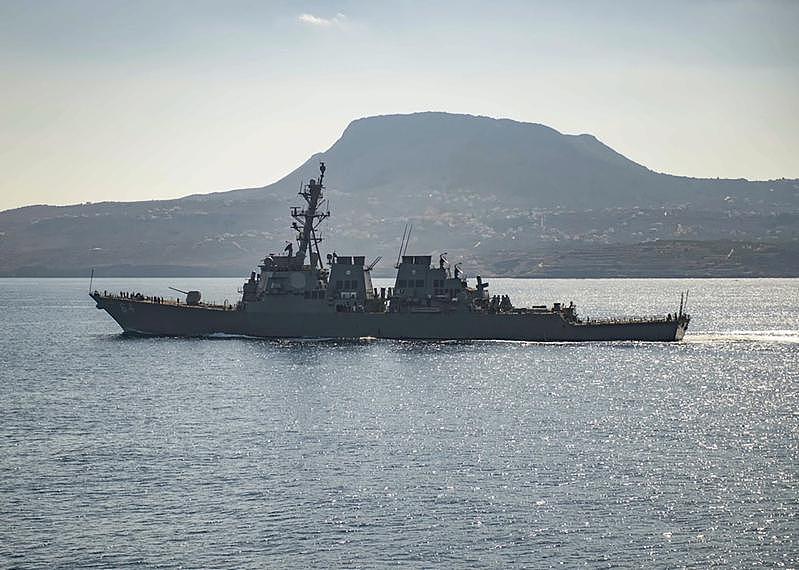 美国军舰红海遇袭，叶门青年运动声称攻击2艘船（图） - 1