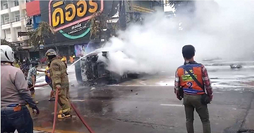 泰国曼谷市中心惊传爆炸声！卡车载运“百桶瓦斯”突翻覆，瞬间烧成巨大火球（视频/组图） - 2