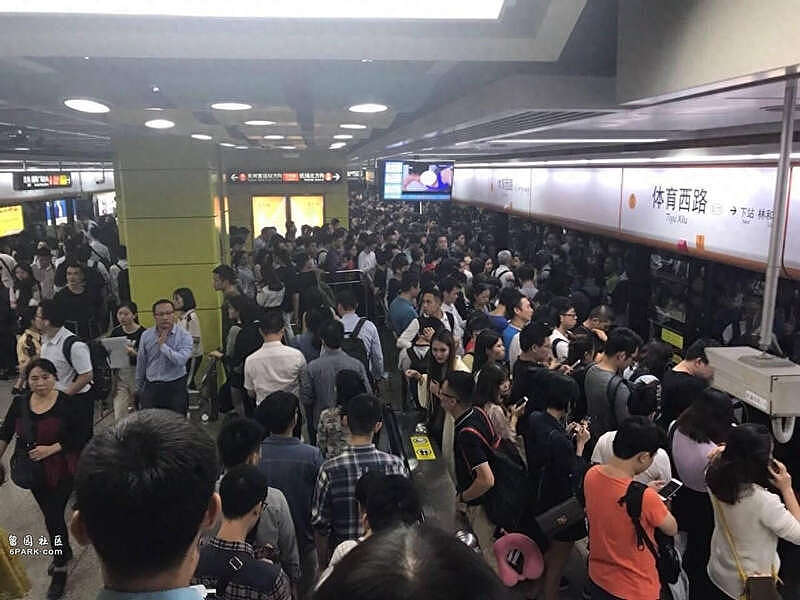 地铁挤爆居然还亏钱，北京年亏超百亿钱都亏哪了？（组图） - 1