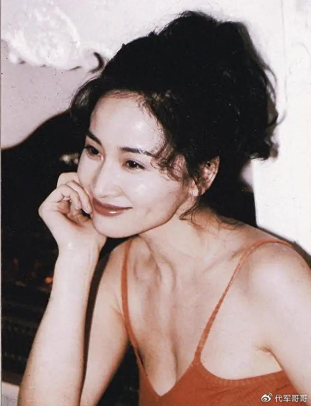 她是张艺谋的“梦中情人”，曾与马景涛相爱，如今60岁怎样了？（组图） - 11