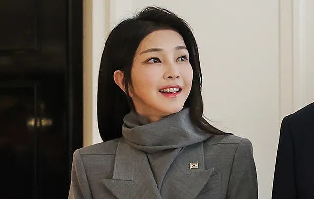 韩国第一夫人急不可耐的野心，都穿在了身上…（组图） - 18