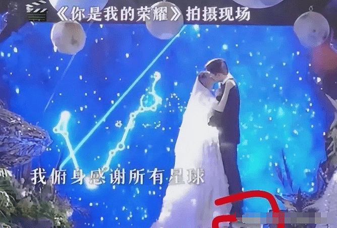 男星显高手段：垫枕头拍结婚照、女演员半蹲走路、说别人身高作假 （组图） - 19