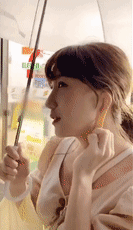 日本一“奇葩”妹子突然走红，耳垂能写字撑伞挂衣服…？网友：我不懂，但大受震撼（组图） - 11