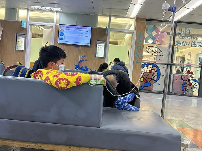 上海医生：有些没明显咳嗽，但CT检查显示已是肺炎（组图） - 4