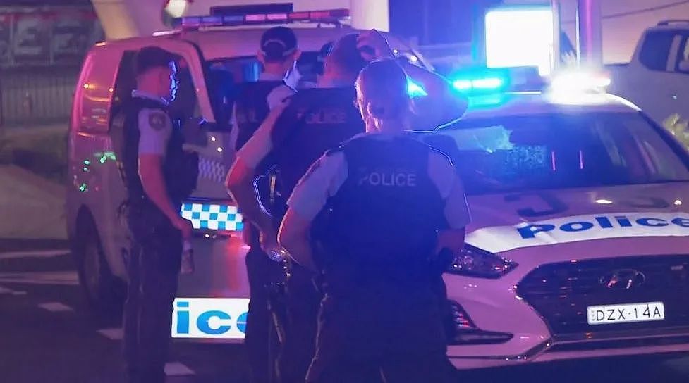 悉尼CBD上演“大乱斗”，50人在街头互殴！7人被捕，3人受伤送医（组图） - 2