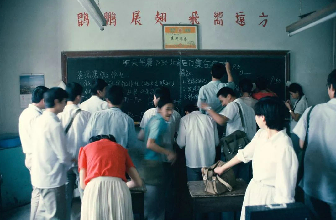 北大教授公布自杀学生父母职业分布，让我想起了那组40年前中国孩子偷拍照（组图） - 4