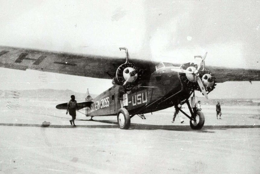首次跨太平洋飞行的“南十字星”飞机复制品重返蓝天（图） - 2