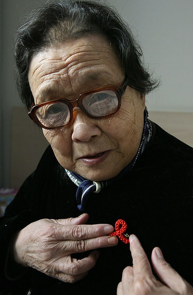 高耀洁逝世：中国“民间防艾滋病第一人” 为保存疫情资料流亡异乡（组图） - 5